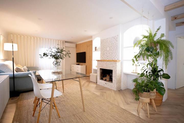 Location de vacances pour 11 personnes, avec piscine ainsi que vue et jardin, adapté aux familles dans Melres - 4