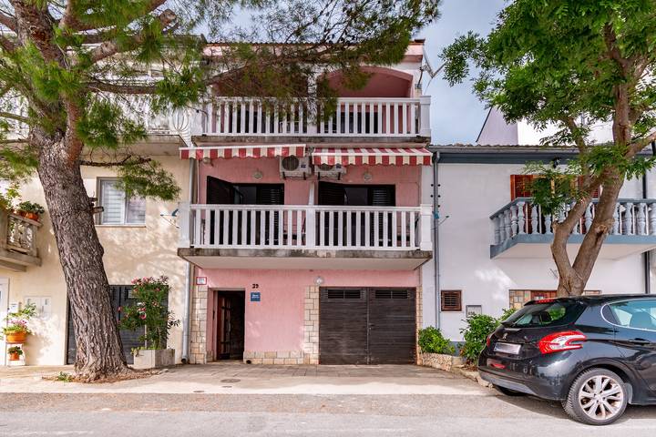 Apartament wakacyjny dla 3 osób, z Balkon/ taras w Jadranovo