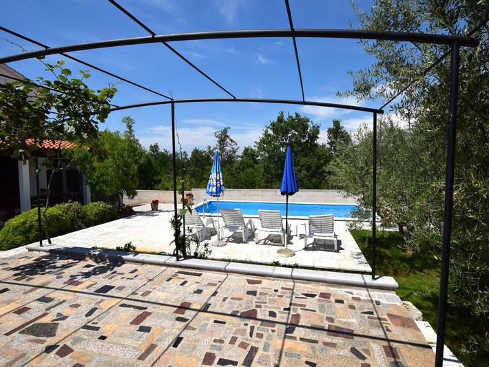 Ferienhaus für 2 Personen, mit Pool und Garten in Kroatien