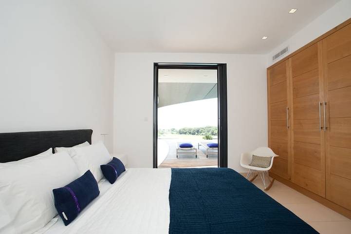 Location de vacances pour 8 personnes, avec jardin dans Plage de la Palombaggia - 4