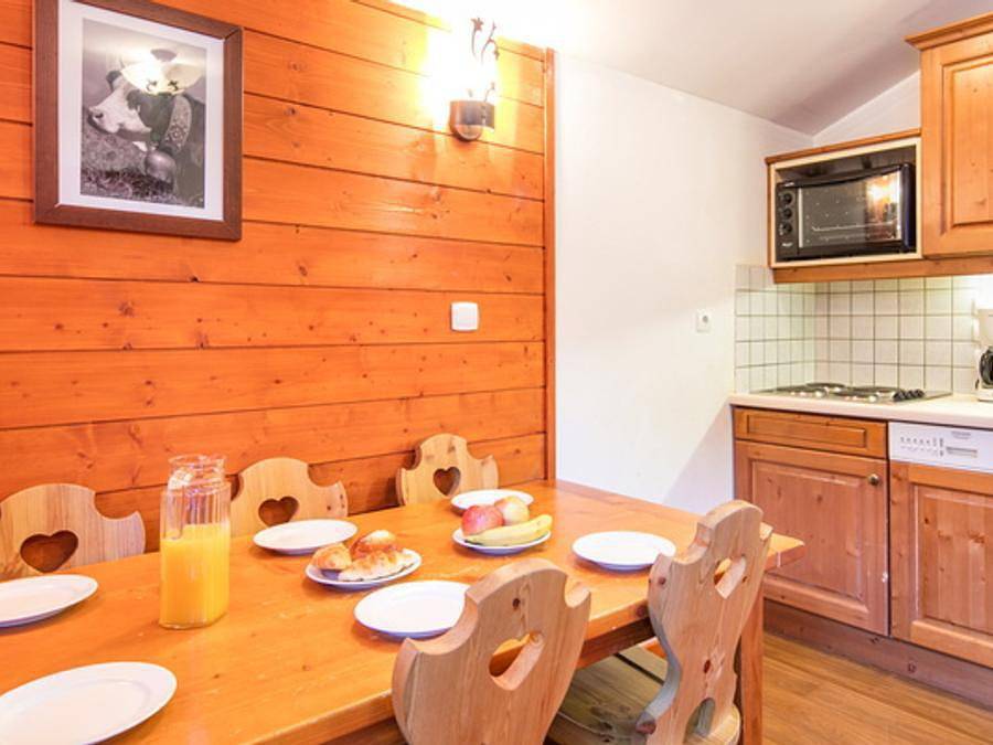 Résidence les Chalets de La Ramoure - Piso 6 personas - Apartamento de 2 habitaciones con zona de dormitorio para 6 personas in Valfréjus, Modane