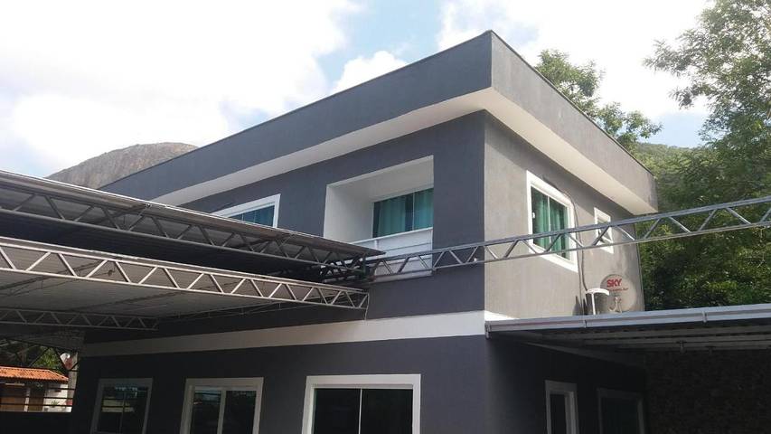 Casas e apartamentos de temporada para 12 pessoas, com vista e piscina e ainda balcão, adaptado a crianças em Maricá