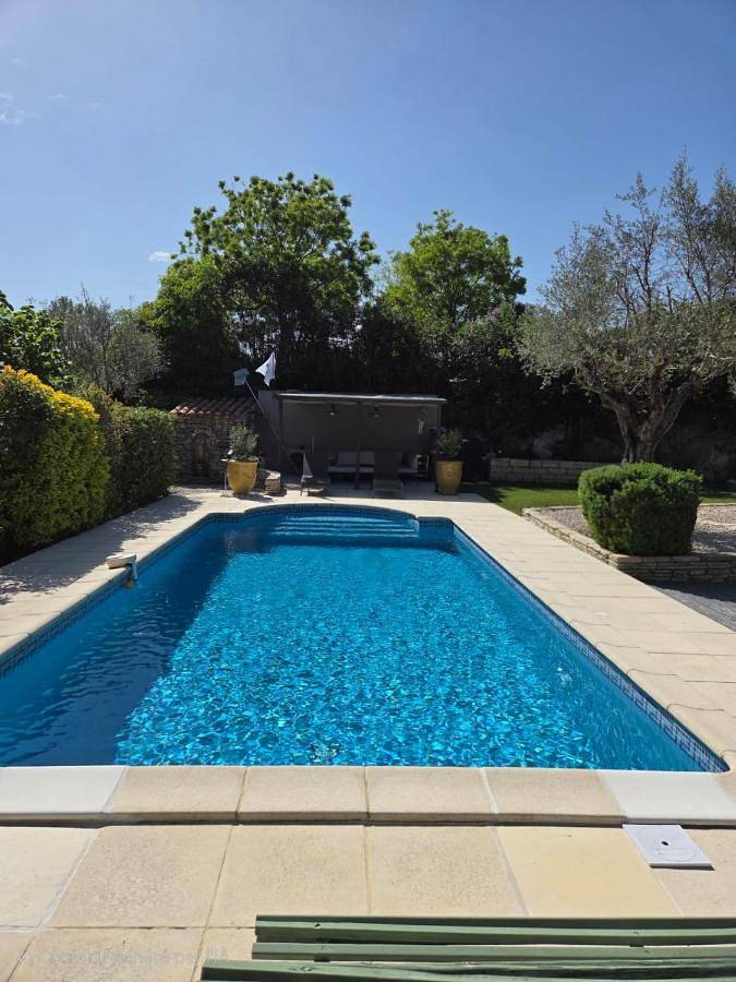 Location de vacances pour 4 personnes, avec Terrasse et Jardin ainsi que Piscine et Vue à Castelnau-le-Lez