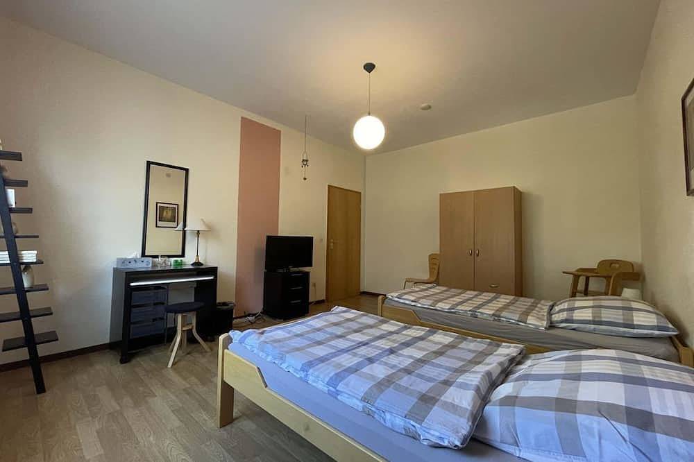 Entire apartment, Bright vacation apartment on the first floor - Haus am Berg in Neunkirchen, Saarland