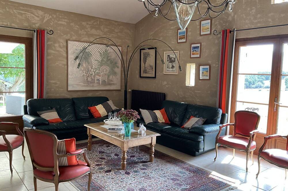Stunning private villa with Wifi, private pool, Tv, terrace, panoramic view and parking in Saint-Maime, Parc naturel régional du Luberon