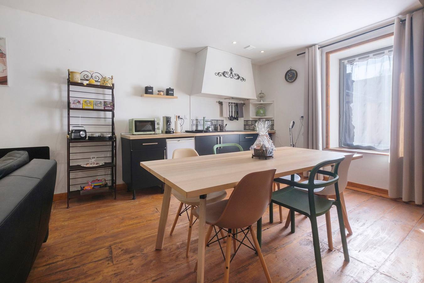 Maison de vacances « La Perle Rosée » avec terrasse privée, Wi-Fi et climatisation in Azerat, Périgord Noir