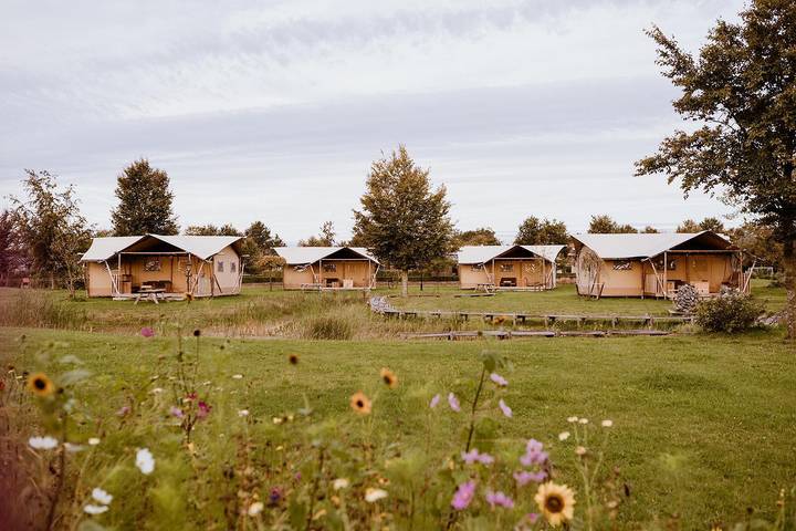 Ferienpark für 15 Personen, mit Seeblick und Garten