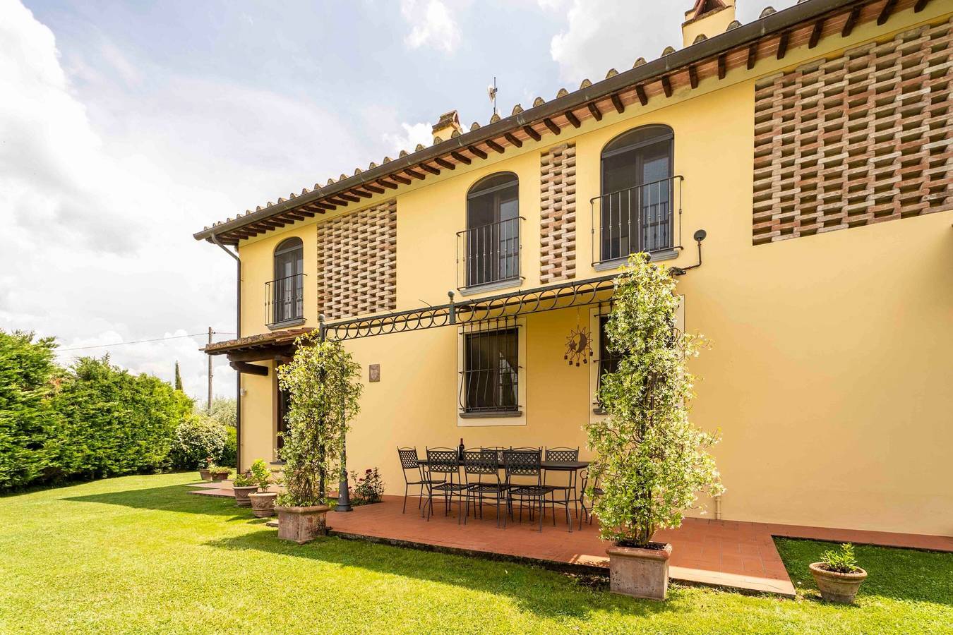 Villa 'Antica Sosta Renai' with Private Pool, Terrace and Wi-Fi in Castelfiorentino, Florence Province