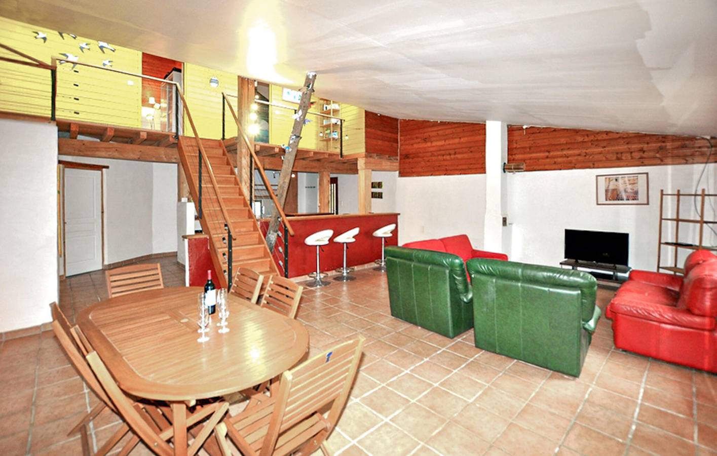 Charmant appartement de 2 chambres avec piscine près de Generville et de La Vixiège in Cazalrenoux, Région de Carcassonne