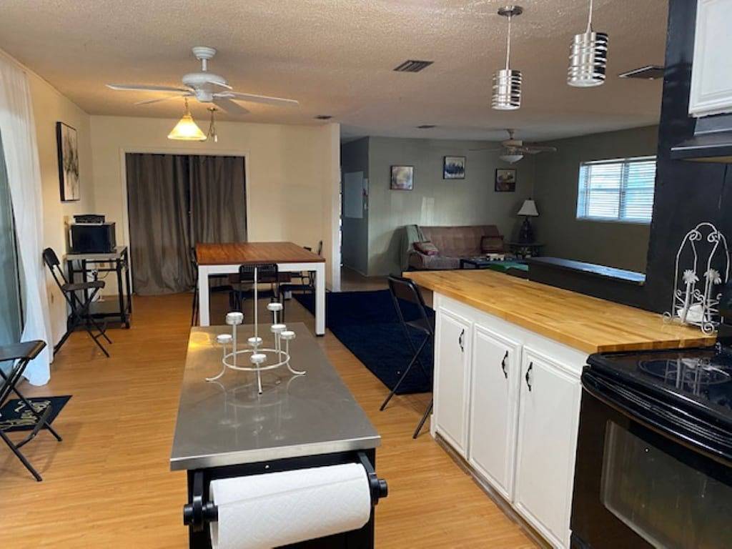Rustic Chic w/hot tub near theme parks (Pet-Friendly!) in Davenport (FL), Zentral Florida