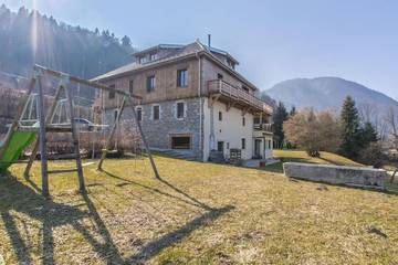 Gîte pour 8 personnes, avec terrasse et jardin à Châtillon-sur-Cluses