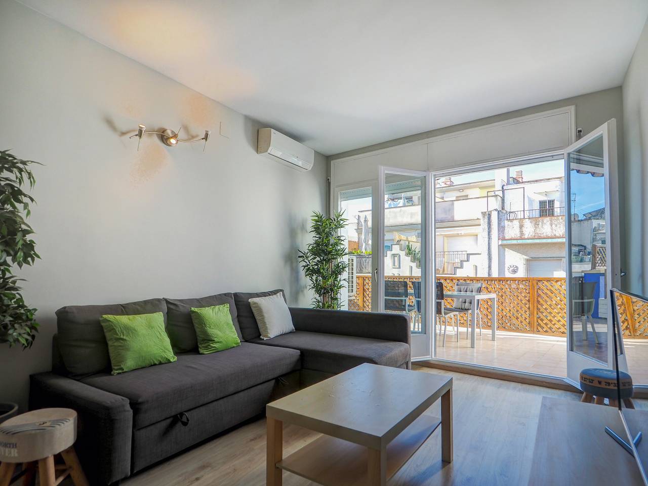 Ganze Wohnung, Ferienwohnung für 6 Personen mit Terrasse in Sitges, Garraf