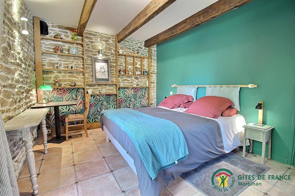 Les Trévidelloises - Chambre Lagerfield in Kervignac, Côte des Mégalithes