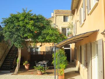 Chambre d’hôte pour 3 personnes, avec terrasse et jacuzzi à Laudun-l'Ardoise