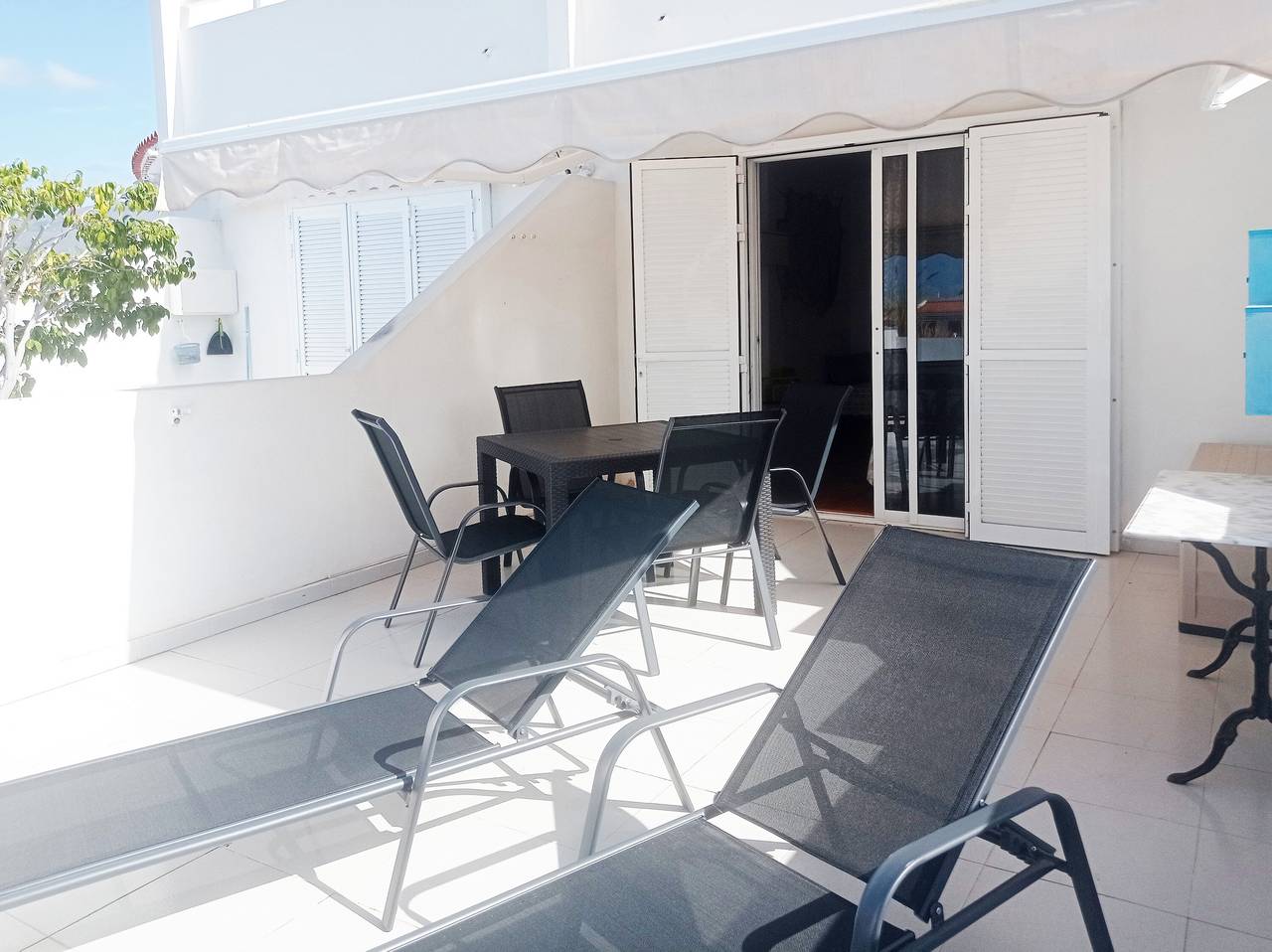 Studio entier, Studio de vacances « Costa Adeje Terrace avec vue sur l’océan » : vue mer, piscine et Wi-Fi in San Eugenio Alto, Adeje