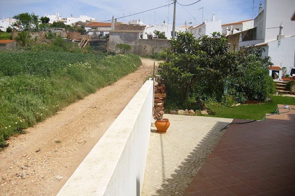 2 camere da letto casa con giardino e zona barbecue appartata, internet gratuito, spiagge in Parque Natural do Sudoeste Alentejano e Costa Vicentina