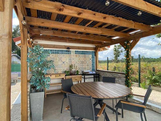 Location de vacances pour 2 personnes, avec vue et jardin ainsi que terrasse et piscine, animaux acceptés à Herm - 4