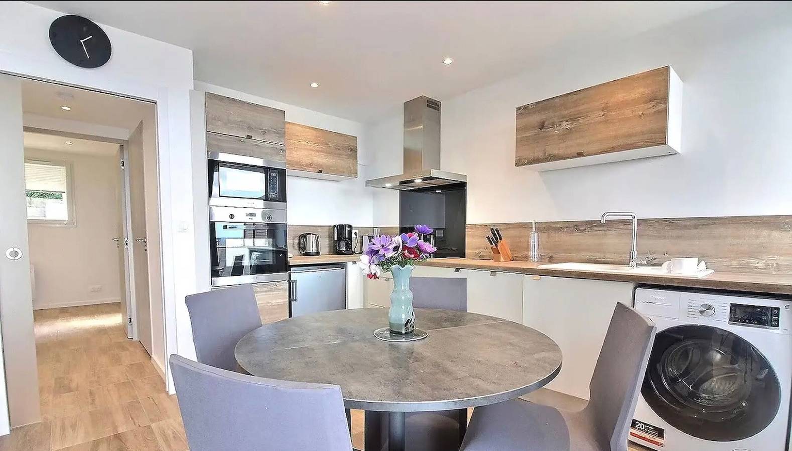 Ganze Wohnung, Appartement 'Gîte Bréhat' mit Meerblick, privater Terrasse und Wlan in Perros-Guirec, Rosa Granitküste