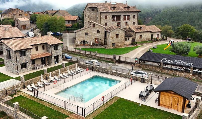 Apartamento para 7 personas, con Balcón y Terraza además de Jardín y Piscina en Aínsa