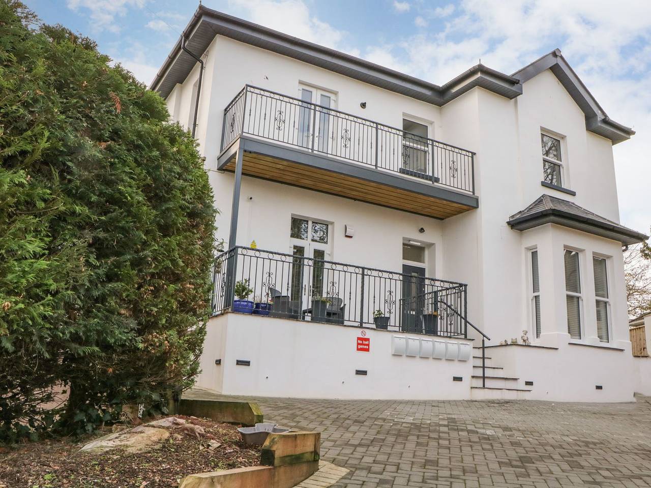Entire apartment, Apartment 4 10 Somers Court in Paignton, Torbay
