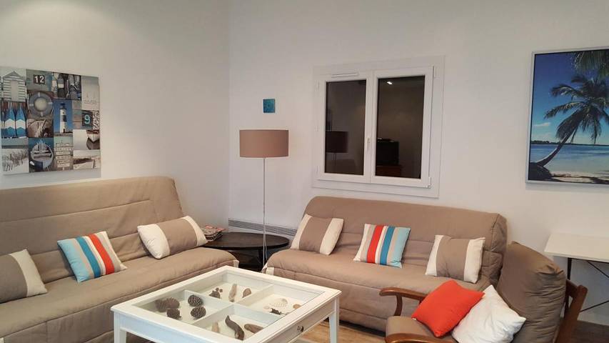 Location de vacances pour 8 personnes, avec terrasse, animaux acceptés dans Plage de la Palmyre - 2