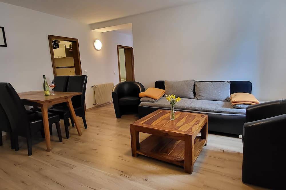 Ganze Wohnung, Gemütlich eingerichtete Ferienwohnung mit zwei getrennten Schlafzimmern in Estenfeld, Fränkisches Weinland