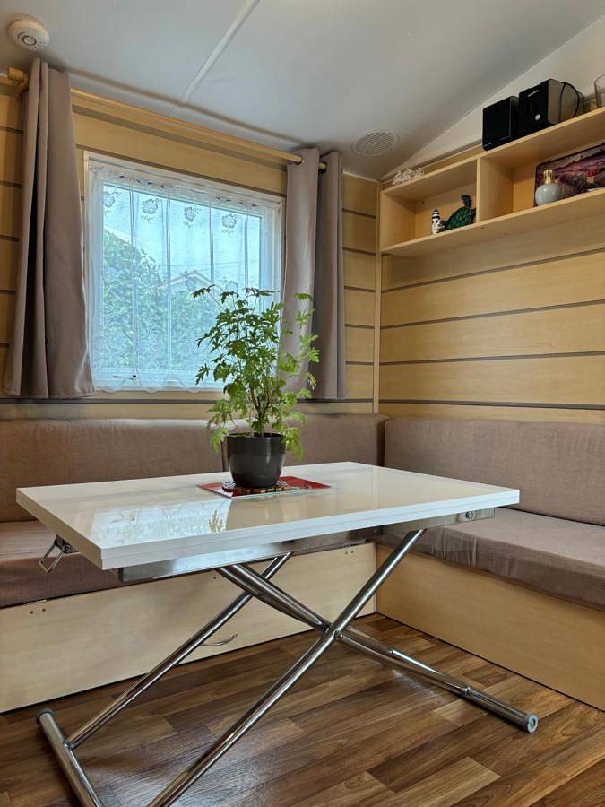 Camping pour 6 personnes, avec vue ainsi que jardin et terrasse
