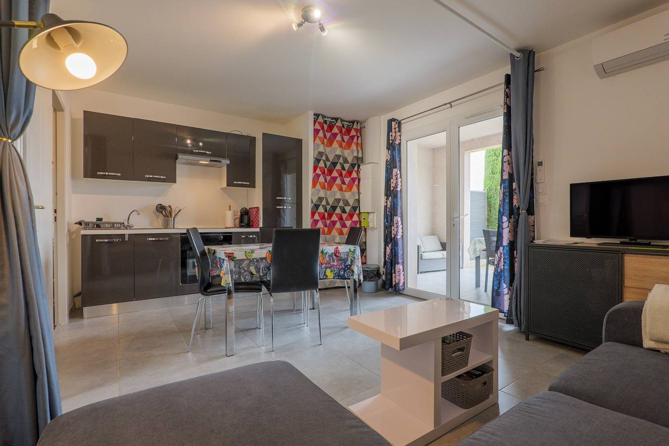 Apartment “Résidence Château Saint Martin” with Balcony, Wi-Fi, and Air Conditioning in Saint-Martin-d'Ardèche, Gorges de l’Ardèche