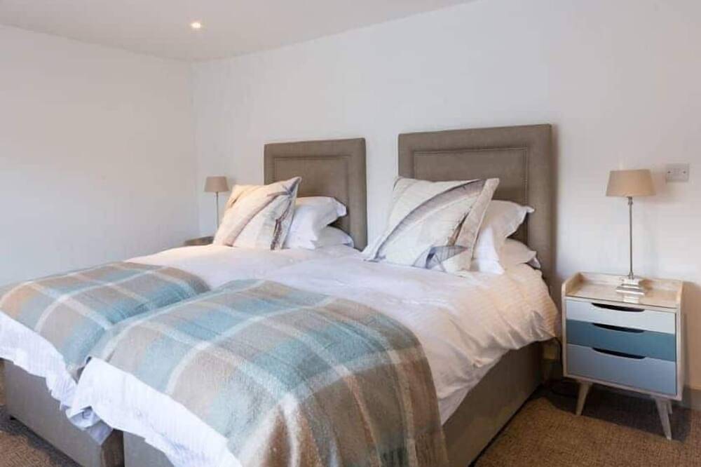 Ganze Wohnung, Franks- 2nd Floor Apt-2 Bath-Cowes Centre-Sleeps 4 in Cowes, Isle of Wight