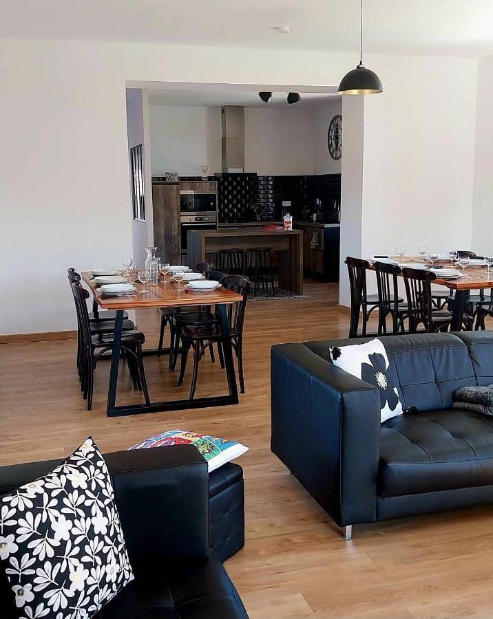 Five-Bedroom House in Feugarolles, Région de Nérac