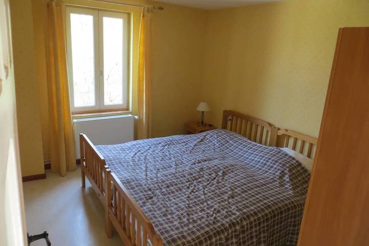 Location de vacances pour 5 personnes, avec terrasse et jardin à Signy-le-Petit - 2