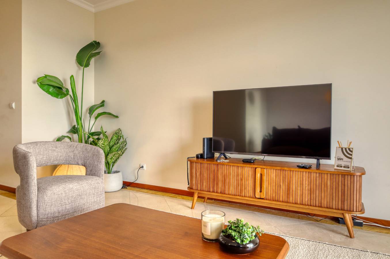 Entire apartment, Emma's Place, a Home in Madeira in São Martinho, Madeira