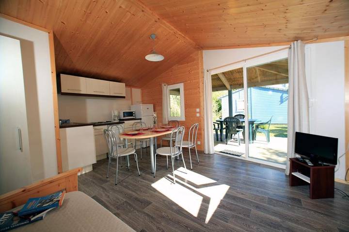 Parc de vacances pour 2 personnes, avec jardin et piscine, animaux acceptés en Charente-Maritime - 2