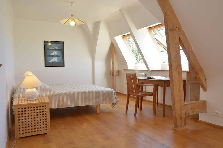 Location de vacances pour 8 personnes, avec jardin et terrasse, animaux acceptés dans Plage de Grève Blanche (Guilvinec) - 2