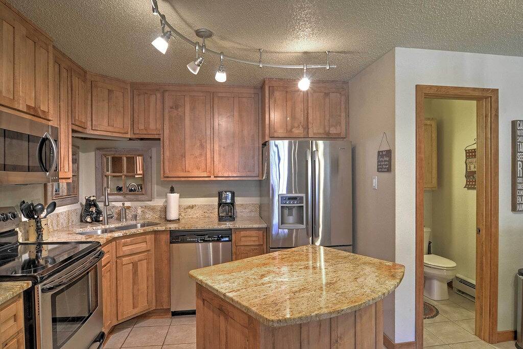 Red River Townhome mit Balkon - zu Fuß zur Main Street in Red River, Taos County