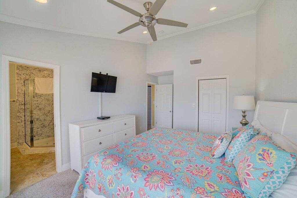 Fabelhafte, kürzlich renovierte Stadtwohnung mit Blick auf den Golf in Pensacola Beach, Emerald Coast