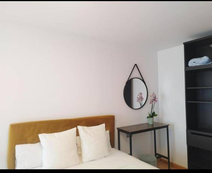 Apartamento para 5 personas, con Balcón y Jacuzzi además de Terraza y Vistas en Mislata