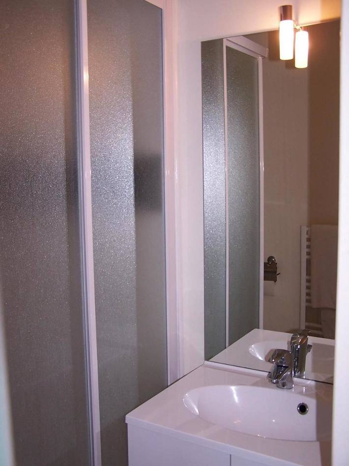 Hôtel pour 4 personnes, avec terrasse et jardin, animaux acceptés à Vallon-en-Sully - 4