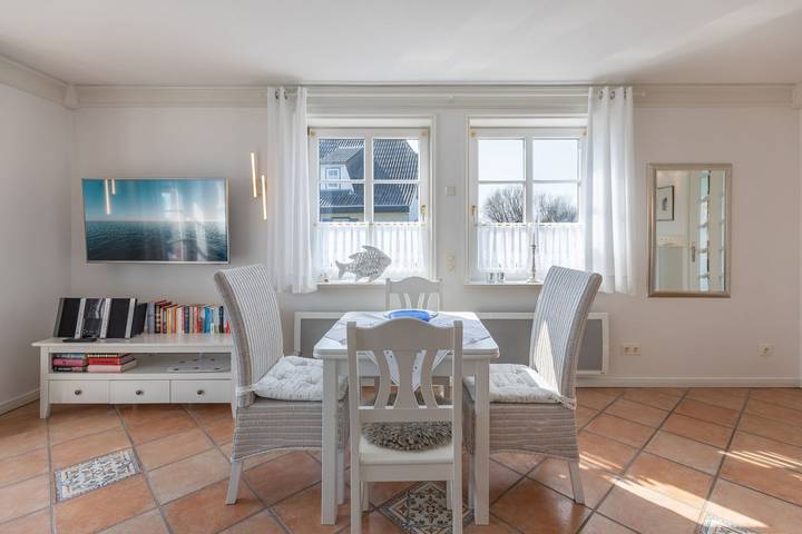 Ganze Wohnung, Ferienhaus "Reethus Achtern Diek" für bis zu 6 Personen in Nordstrand (Gemeinde), Nordstrand