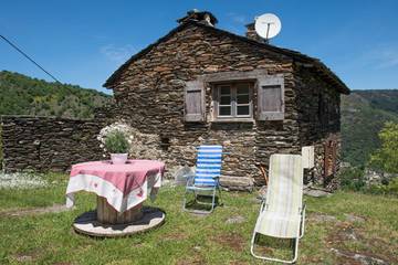 Gîte pour 3 Personnes dans Le Pompidou, Région de Florac, Photo 1