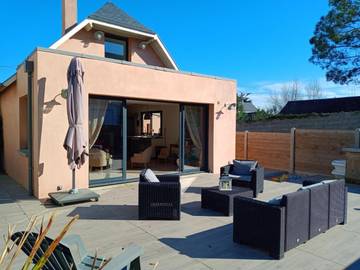Gîte pour 6 personnes, avec terrasse et vue, animaux acceptés dans Saint-Martin de Bréhal