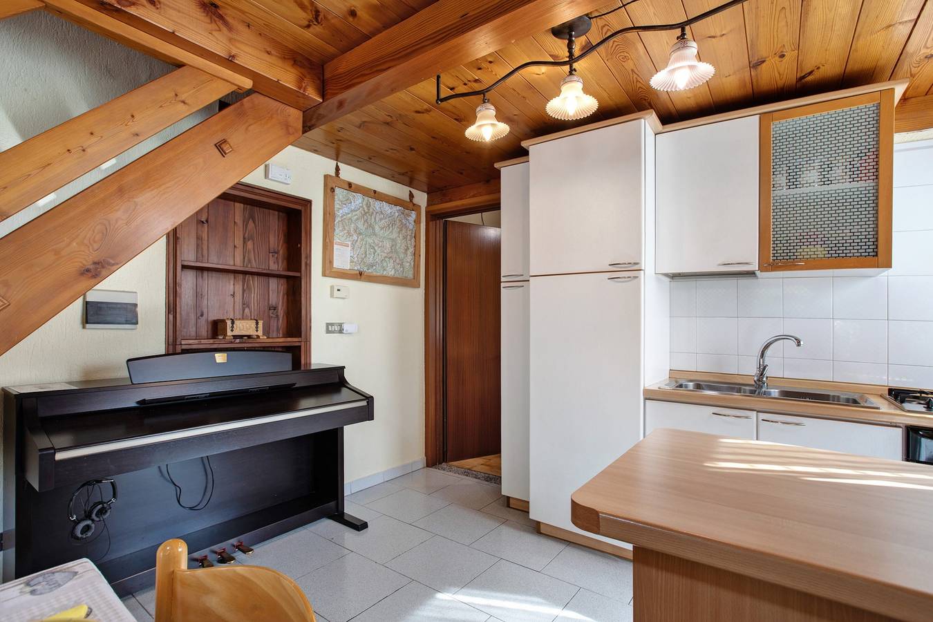 Apartamento entero, Apartamento 'Eun Tchì Vo - Gignod' con vistas a la montaña, terraza y barbacoa compartida y Wi-Fi in Comune di Gignod, Alpes del Valais