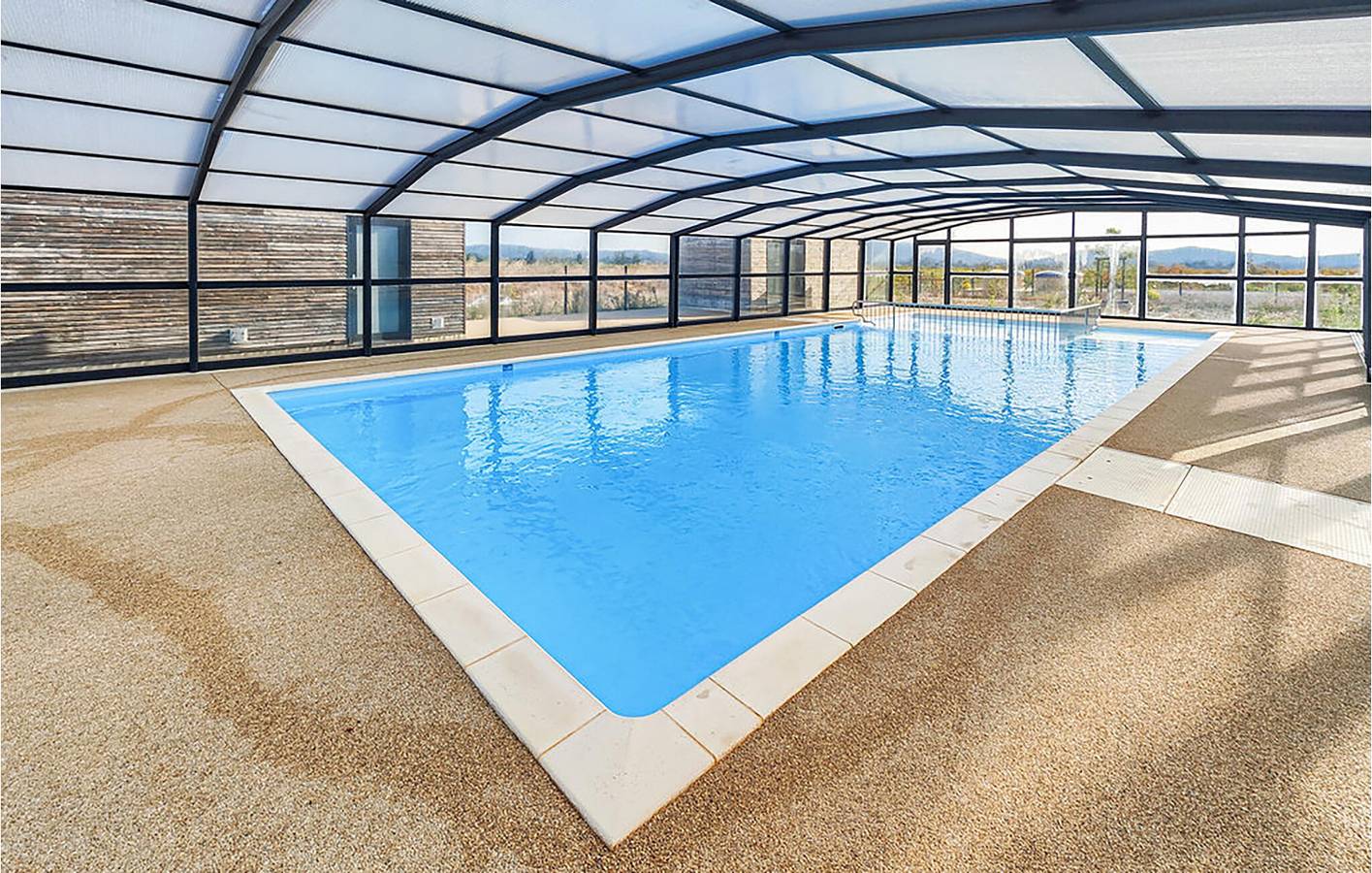« Charmant appartement avec piscine chauffée à 200 mètres de la plage » in Olonzac, Canal du Midi