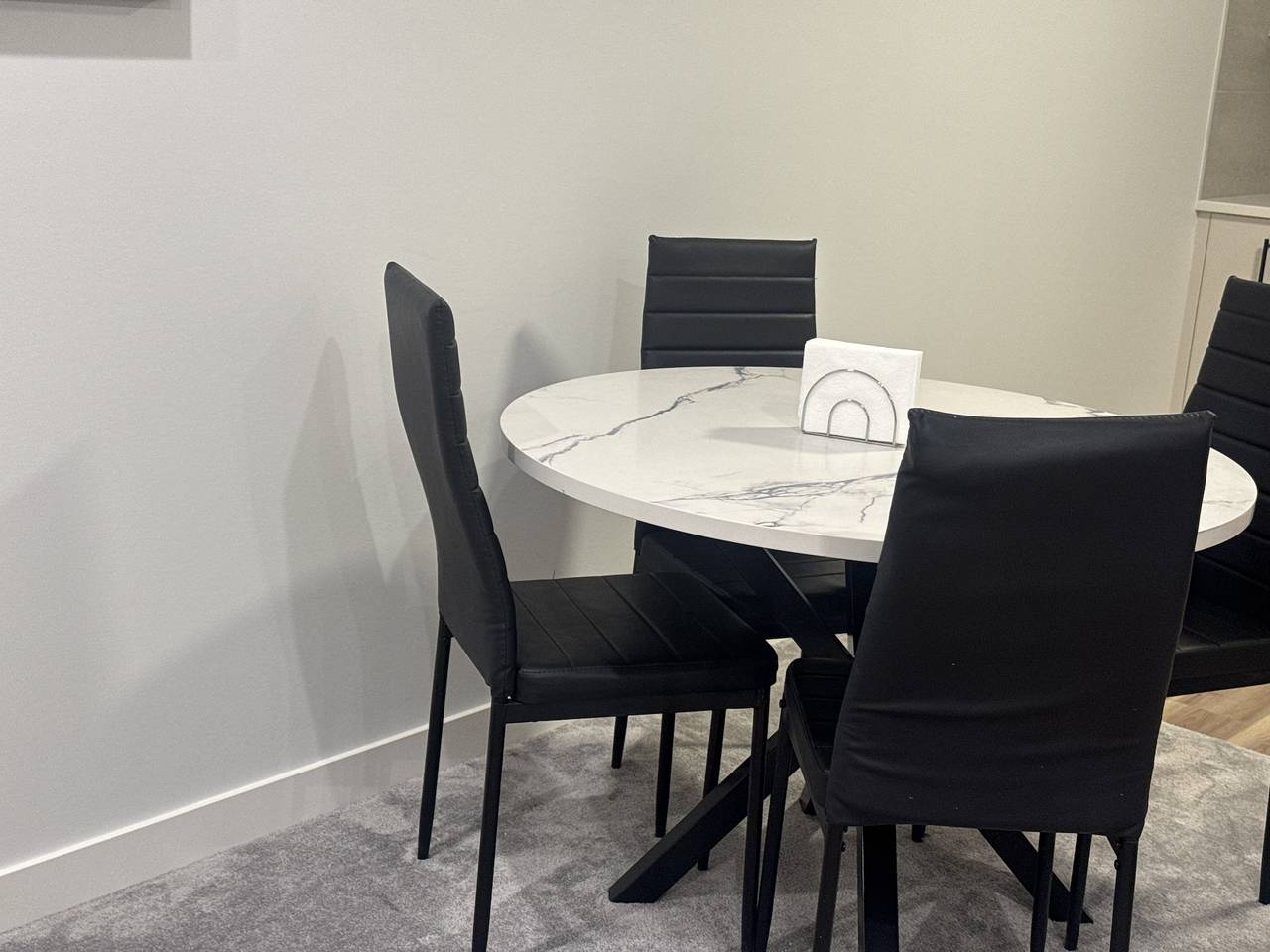 Modern Calgary Stay , Free Parking, Fast Wi-Fi in Calgary, Canadese Rocky Mountains