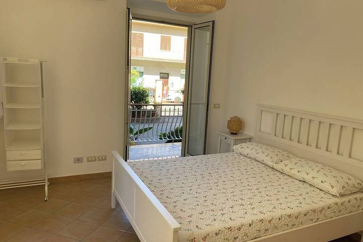 Appartamento intero, Il Giardino Segreto - a due passi dal mare e dall'isola pedonale in Capo d'Orlando, Provincia di Messina