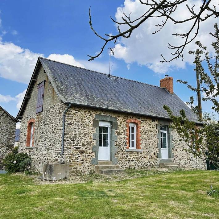 Location de vacances pour 6 personnes, avec Jardin et Vue à Astillé