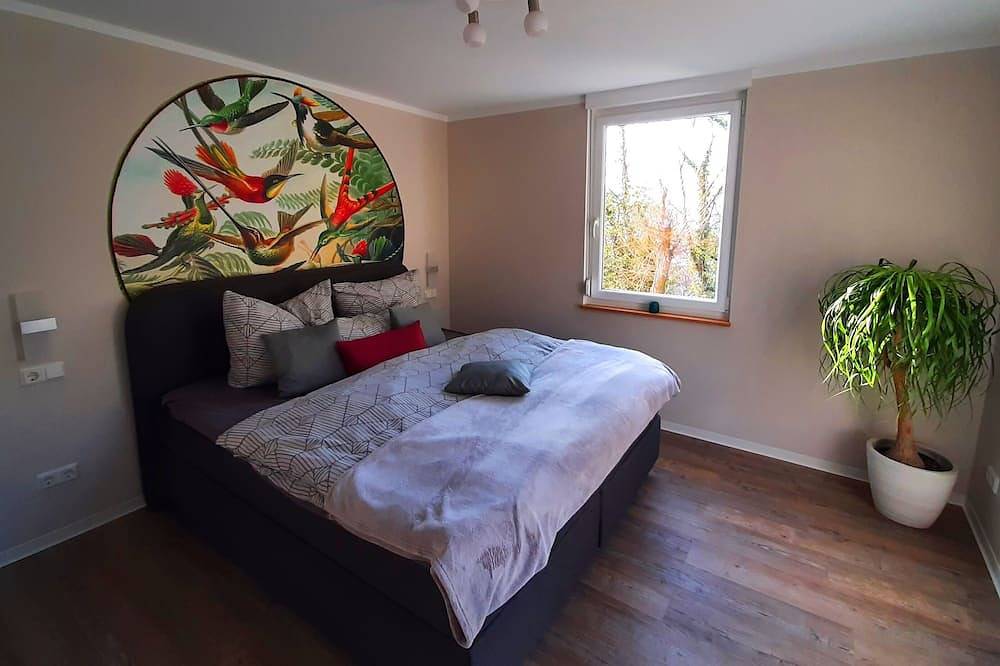 Haus mit großem, umzäunten Grundstück und phantastischem Ausblick auf's Werratal in Treffurt, Werratal