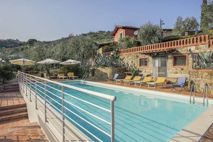 Ferienhaus für 6 Personen, mit Pool und Whirlpool sowie Terrasse und Sauna