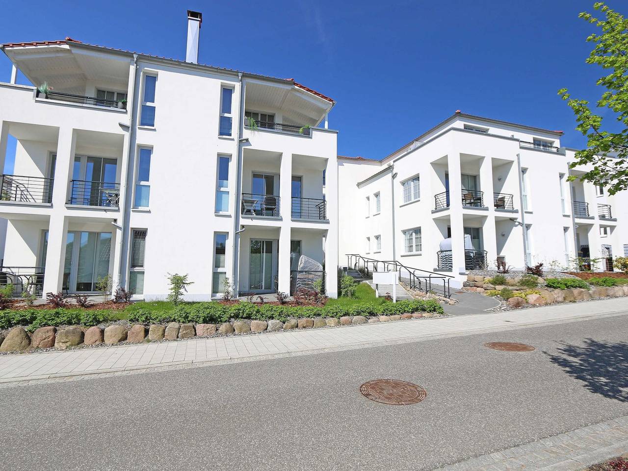 Ganze Ferienwohnung, P: Villa Antje Whg. 03 mit Terrasse - Villa Antje Whg. 03 mit Terrasse in Göhren, Rügen