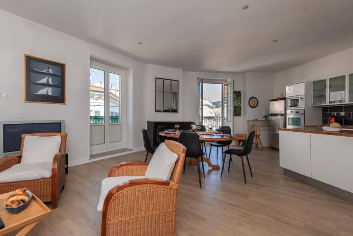 Gîte pour 4 personnes, avec Balcon et Vue dans Gare de Nice ville